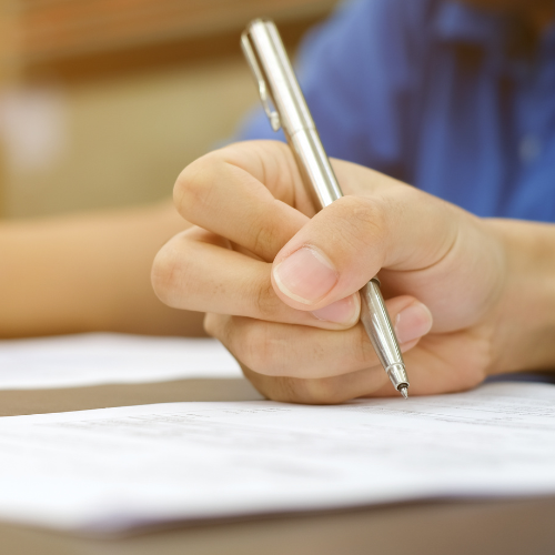 Wie ein besonderer Stift beim Schreiben mit der Hand helfen soll -  Forschung -  › Wissen und Gesellschaft